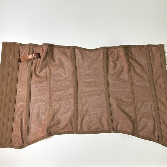 SKIMS M power mesh waist trainer - Picture 5 of 10